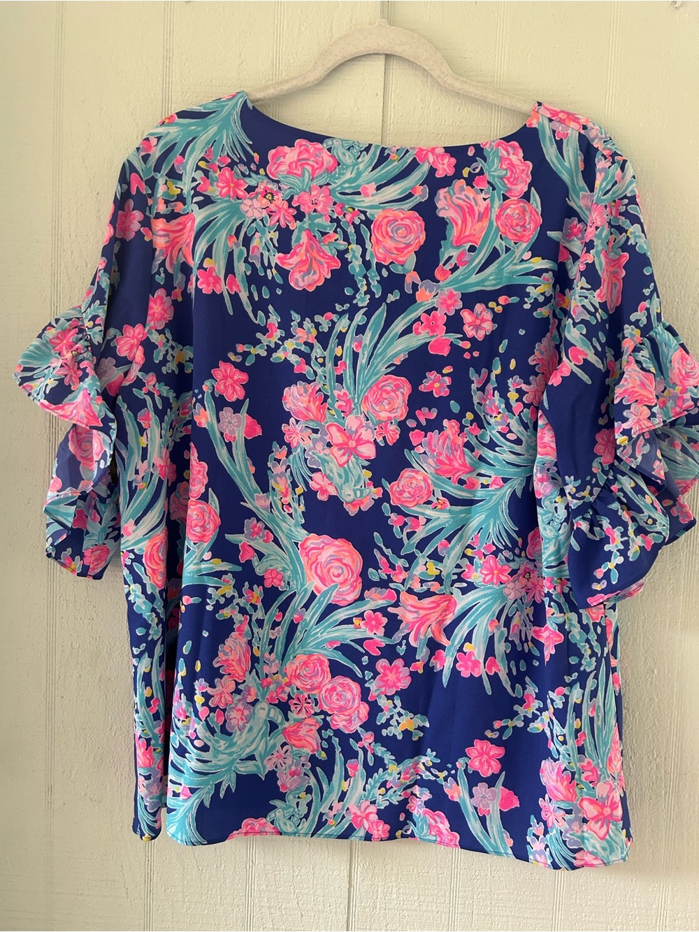 Lilly Pulitzer Blouse Ruffle Sleeve Darlah Top Sz XL Blue and Pink Floral Print - Picture 9 of 9